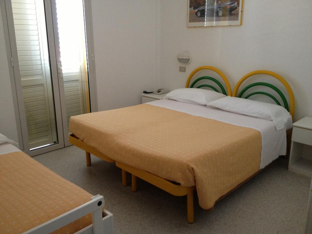 Hotel Vienna Senigallia Oda fotoğraf